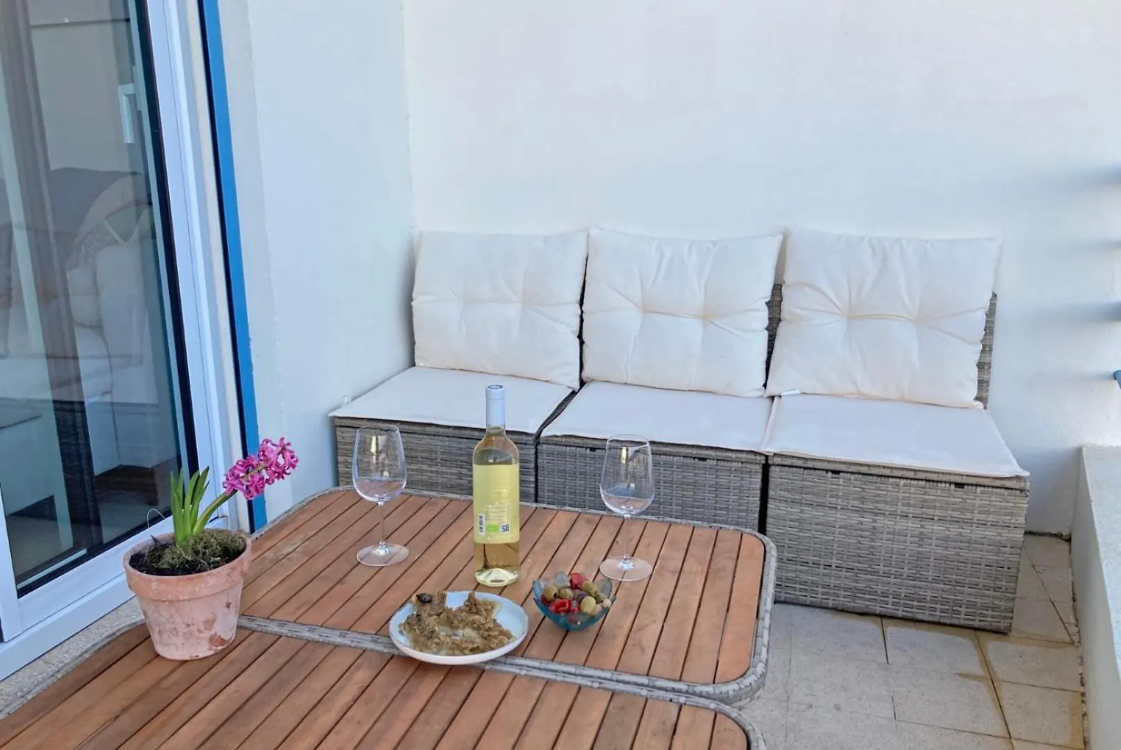 Oasis 2-Rooms Flat With Panoramic Sea View - 3Rd Floor No Elevator Antibes France