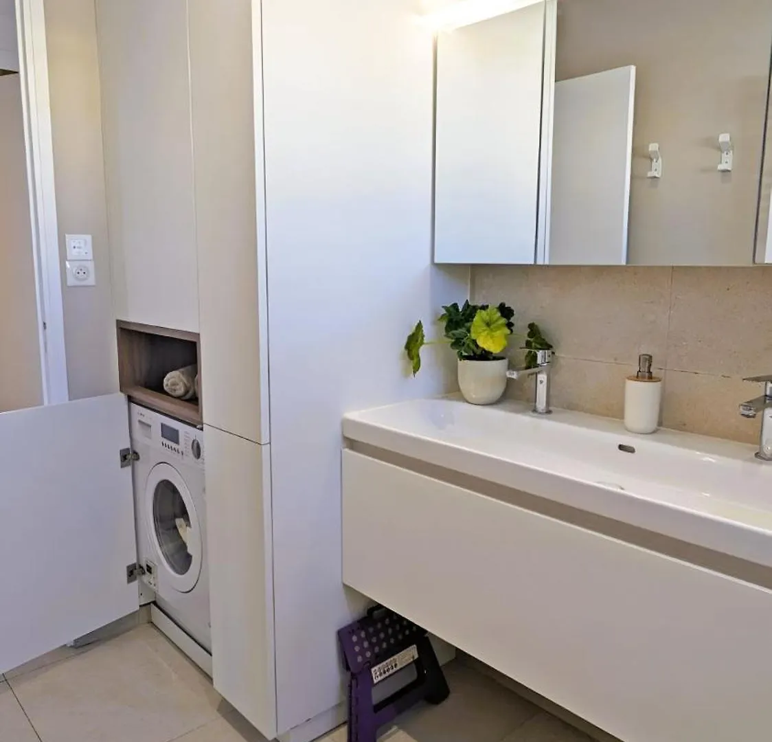 Oasis 2-Rooms Flat With Panoramic Sea View - 3Rd Floor No Elevator أنتيب شقة